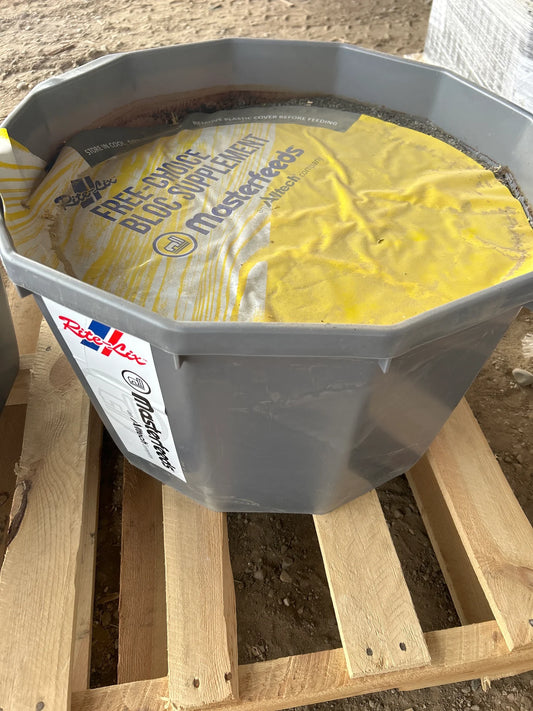Master Feeds RiteLix Blueprint Breeder Tub